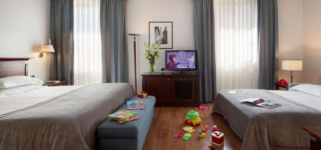 Starhotels Excelsior Bologna Servis gambar